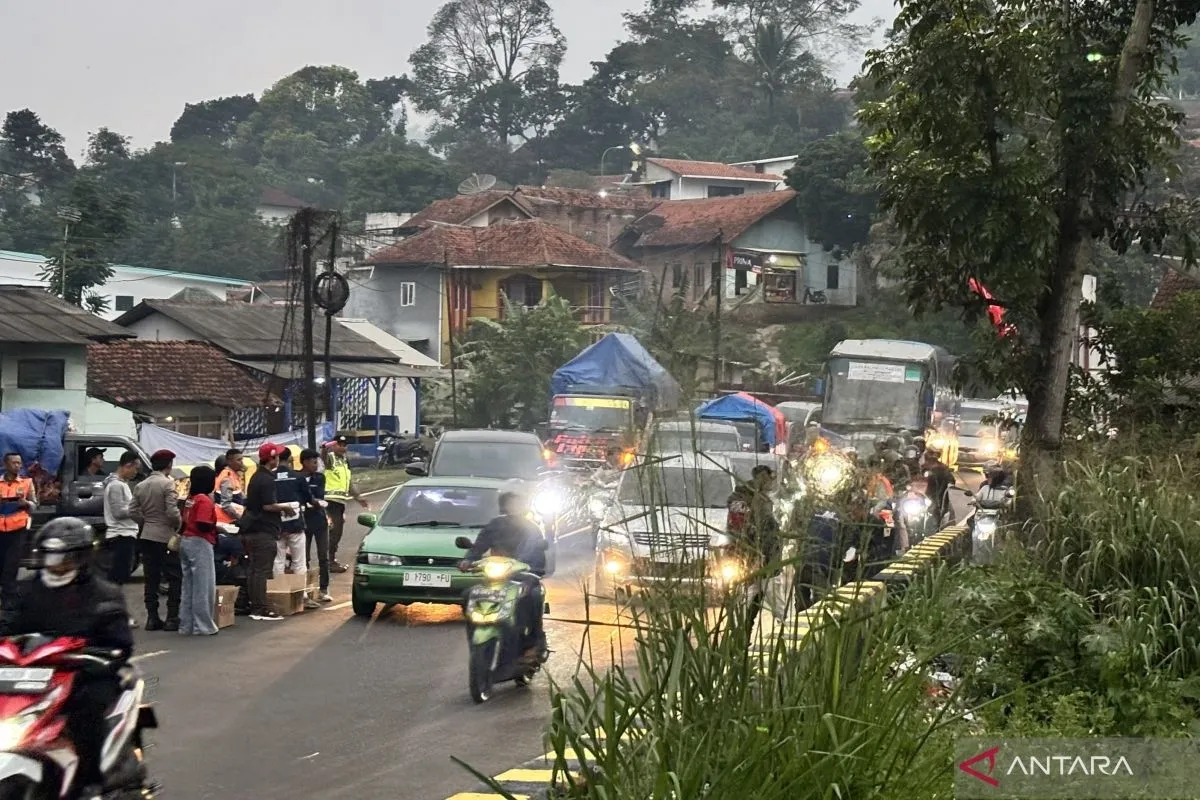 Arus Mudik 2026: 143 Juta Orang Bergerak, Jalur Pantura Jadi Tumpuan Saat Tol Macet
