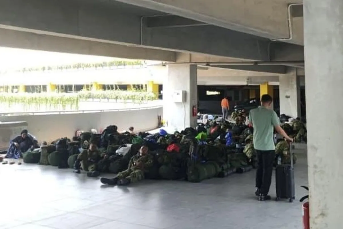 Jemaah Umrah di Makassar terlantar