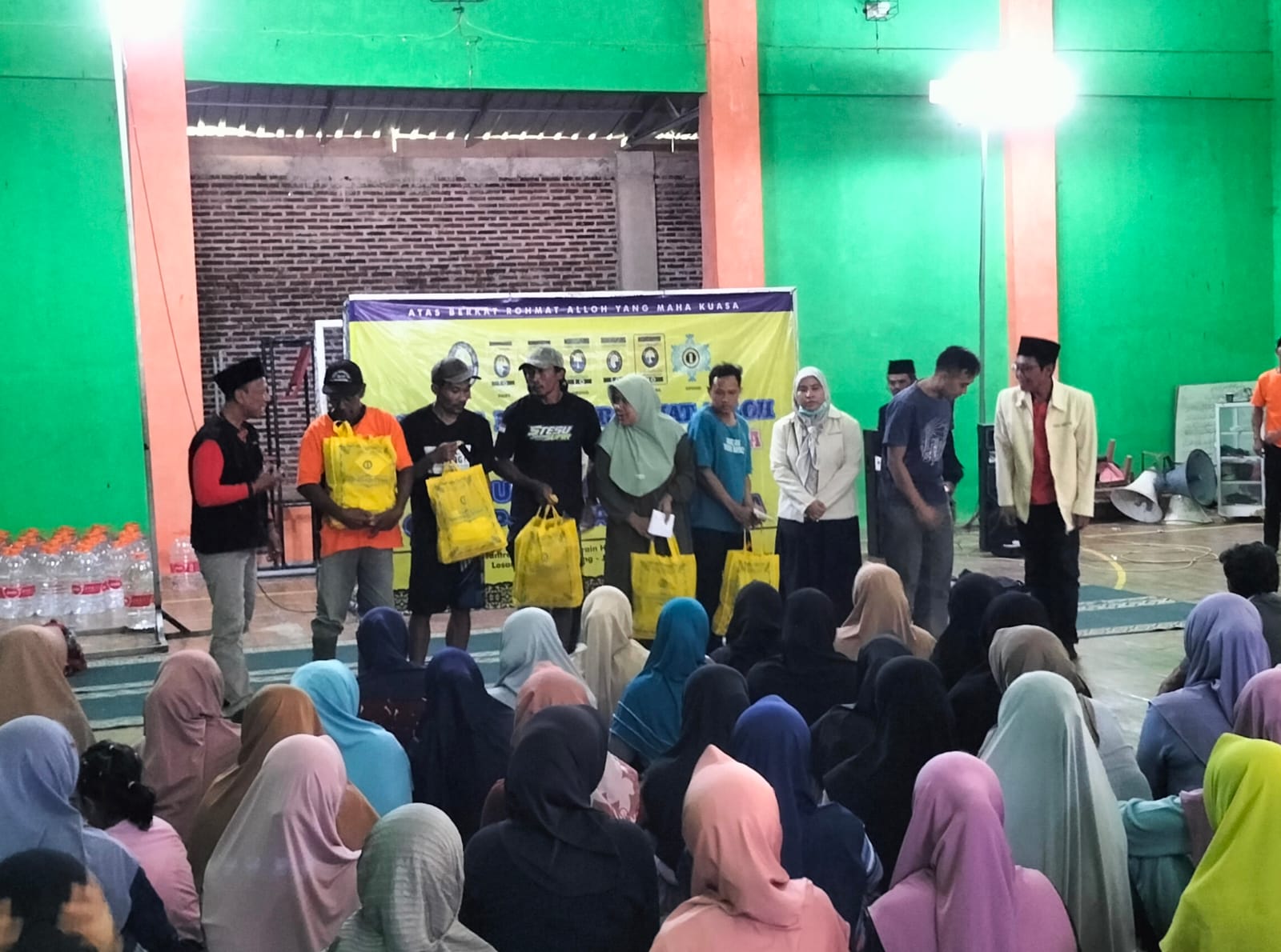 Dhibra Distribusikan Bantuan Darurat ke Dua Kabupaten di Jawa Tengah