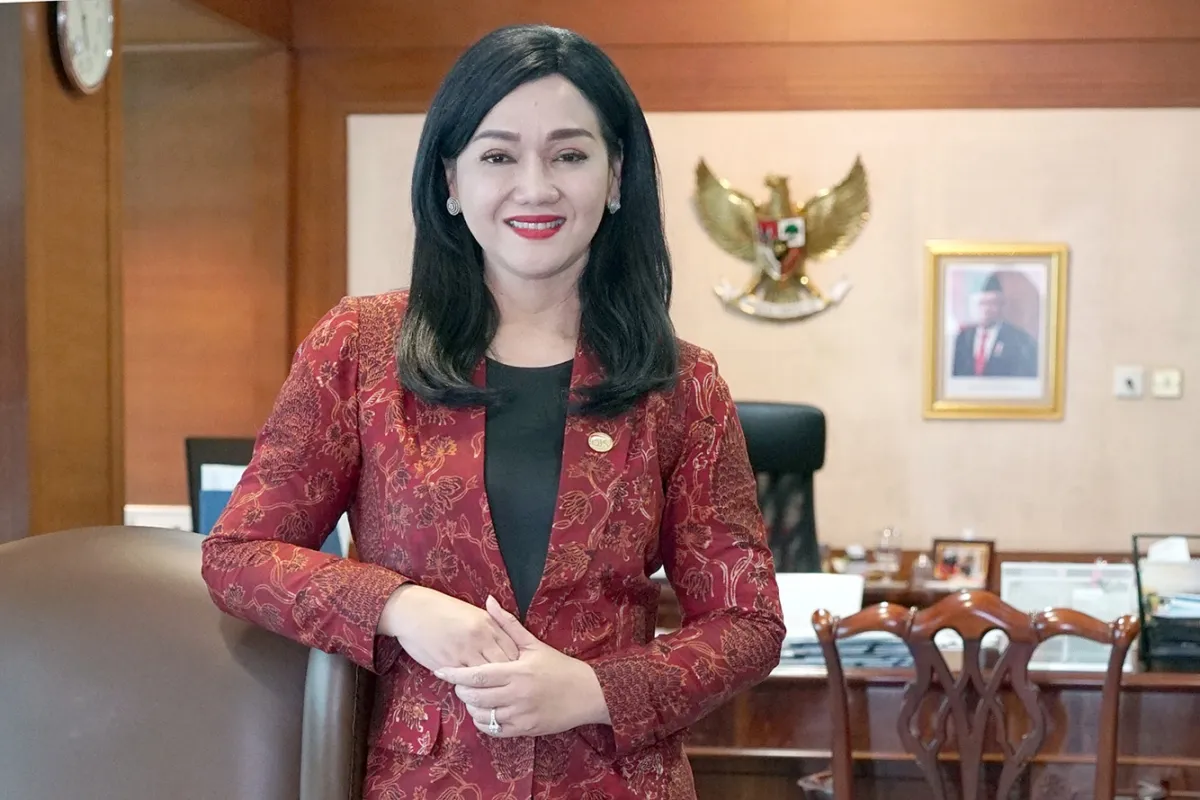 Friderica Widyasari Dewi Pimpin OJK: Restorasi Kepercayaan Investor Global