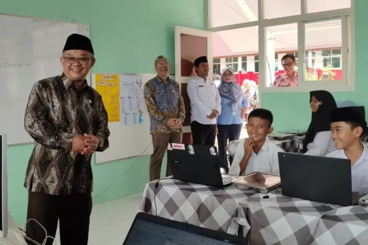 Kemendikdasmen Batalkan Ekspansi Daring Massal Demi Stabilitas Akademik