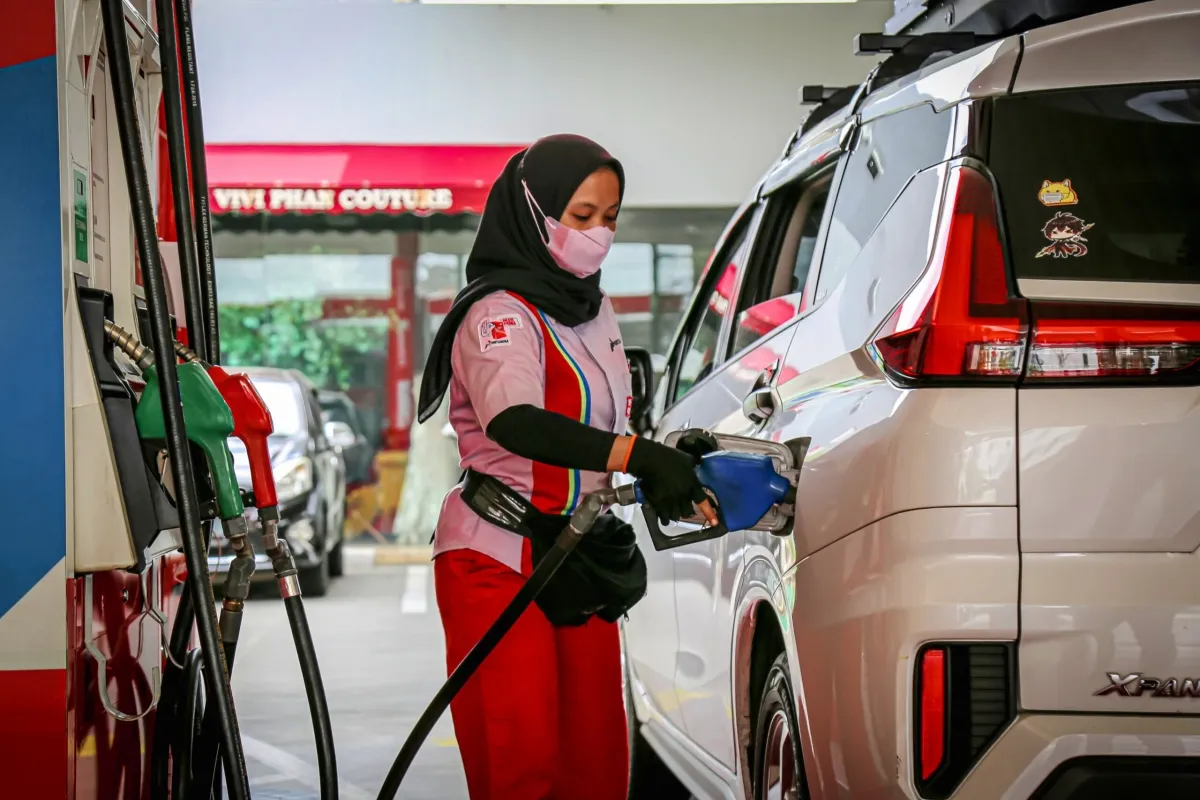 Menkeu Purbaya Proyeksikan Harga BBM Subsidi Flat Hingga Akhir 2026