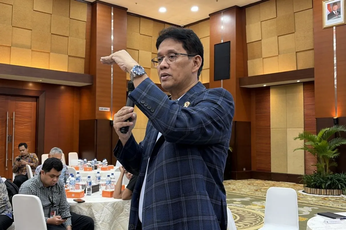 Sentralisasi Kebijakan Picu Fitch Ratings Pangkas Outlook Utang Indonesia