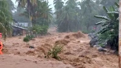 Banjir di Padang, Data Pengungsi Lebih Besar dari Warga Terdampak