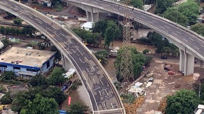 Banjir Genangi 4 Jalan Jakarta, Akses Warga Sempat Terganggu