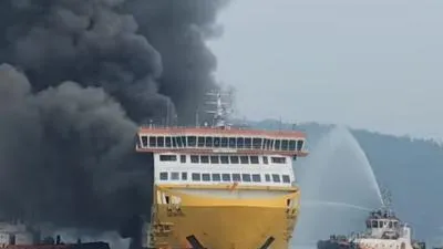 Kapal KMP Batumandi Terbakar Dekat Pelabuhan Merak, 420 Penumpang Dievakuasi Tanpa Korban Jiwa