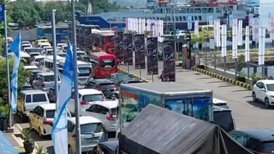 Logistik dan Arus Mudik Melumpuhkan Jalur Utama Gilimanuk Bali
