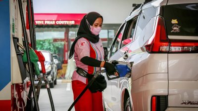 Menkeu Purbaya Proyeksikan Harga BBM Subsidi Flat Hingga Akhir 2026