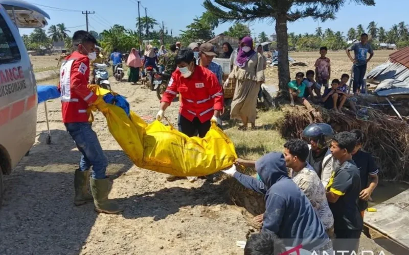 Banjir Sumbagut Tewaskan 1.053 Orang, Operasi SAR Masih Berlangsung