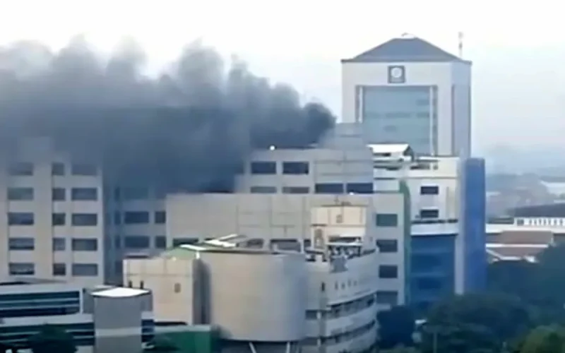 Kebakaran RSUD dr Soetomo: Risiko Operasional Rumah Sakit dan Malafungsi Fasilitas
