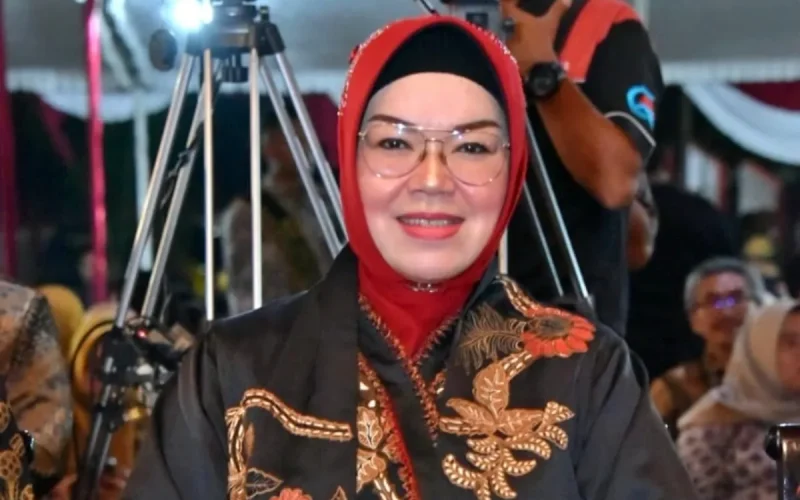 Etik Suryani