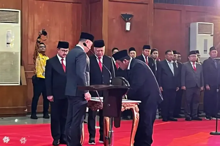 Walikota Surabaya Copot Lurah